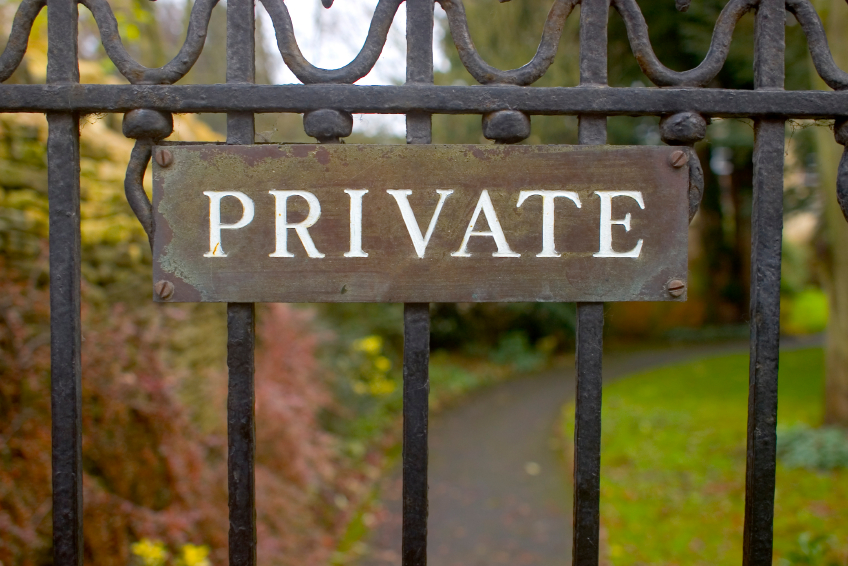 private-sign-privacy-policy-man-on-the-lam-travel-blog